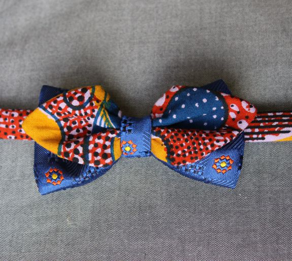 Bow tie.Opee